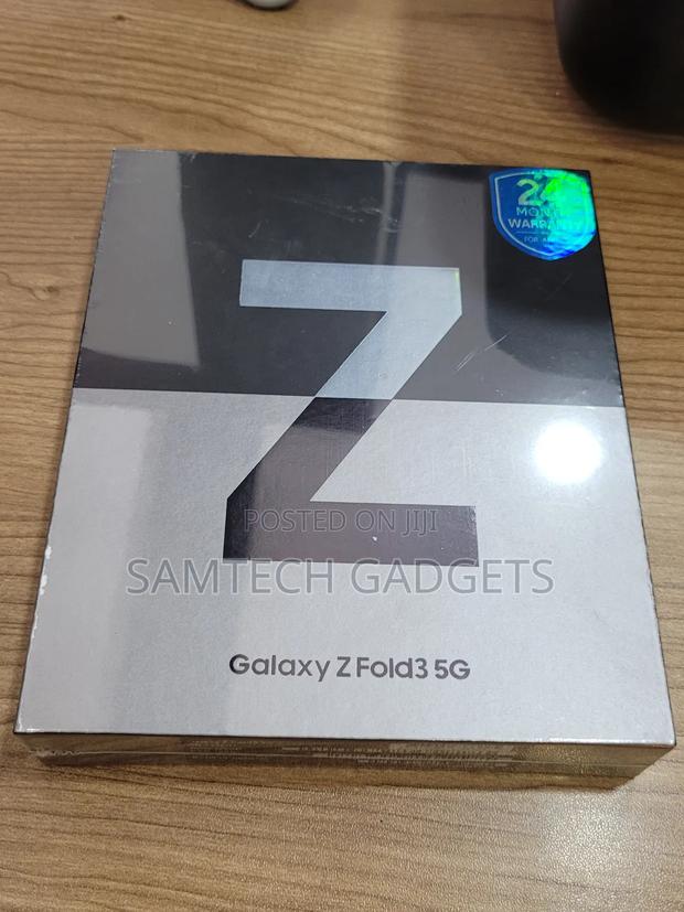 New Samsung Galaxy Z Fold 3 256 GB Black - main view