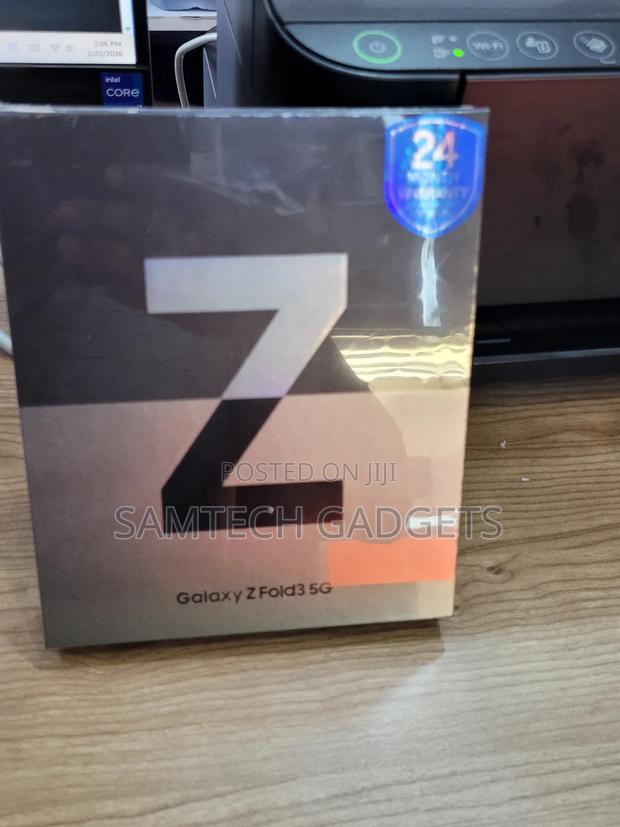 New Samsung Galaxy Z Fold 3 256 GB Black - thumbnail 3