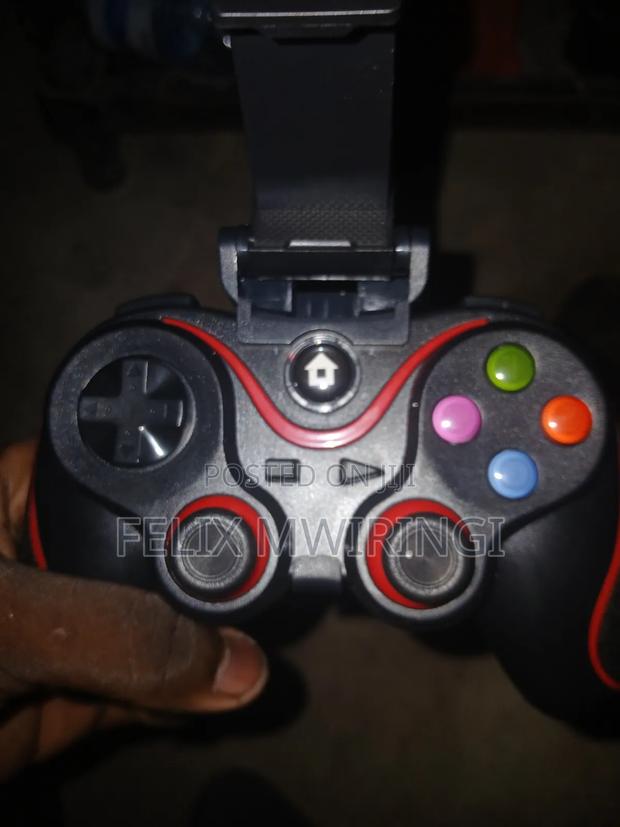 Bluetooth Gamepad - main view
