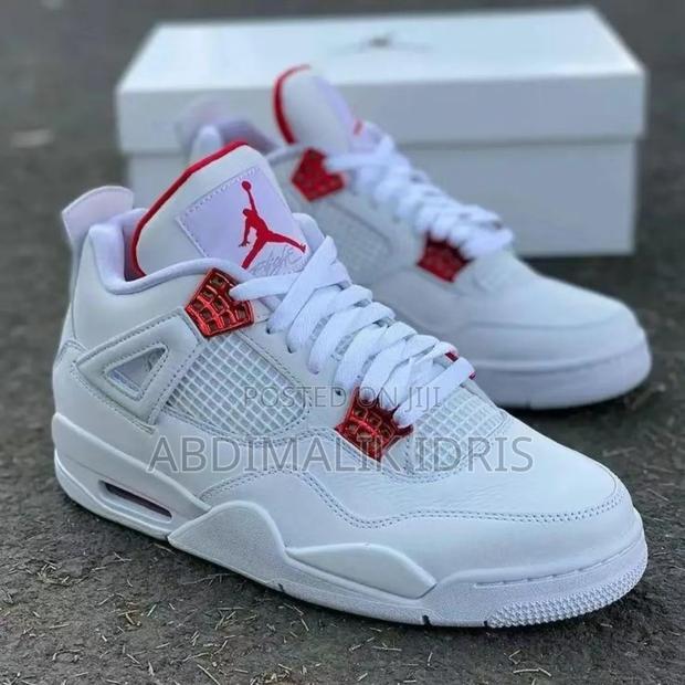 Air Jordan 4 - thumbnail 2