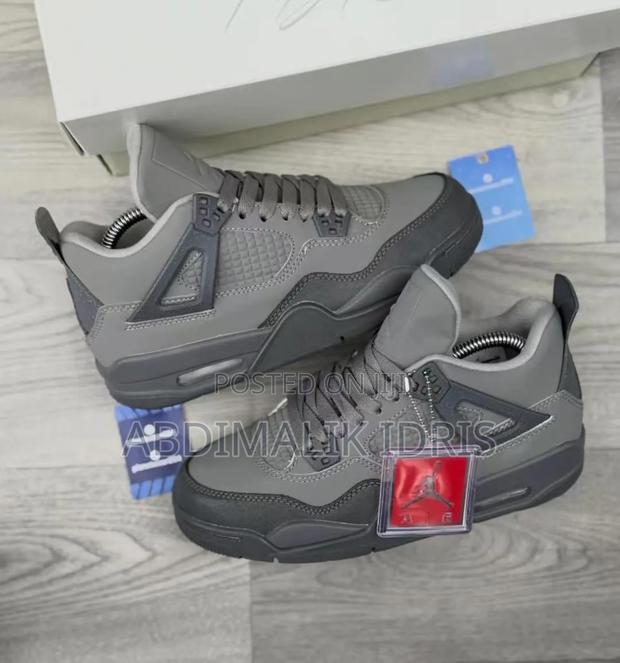 Air Jordan 4 - thumbnail 3