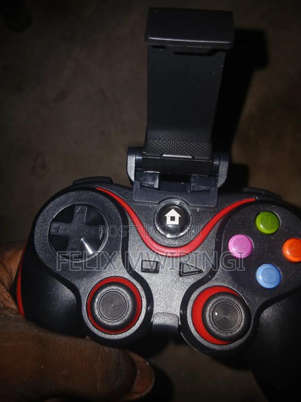 Bluetooth Gamepad - thumbnail 2