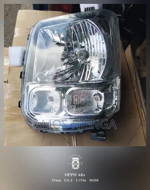 Suzuki Every Headlight - main view