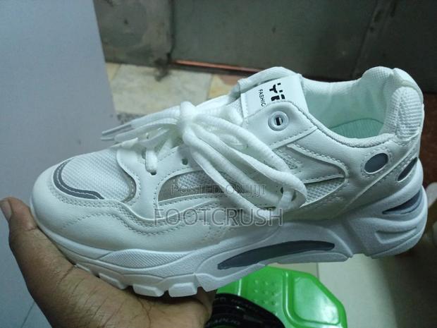 Ladies Sneakers - thumbnail 3