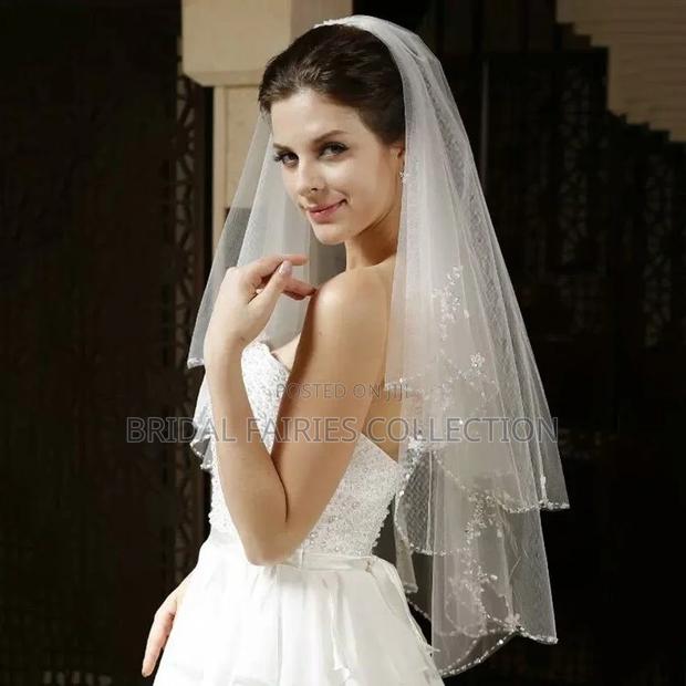 Short Wedding Veil - thumbnail 3