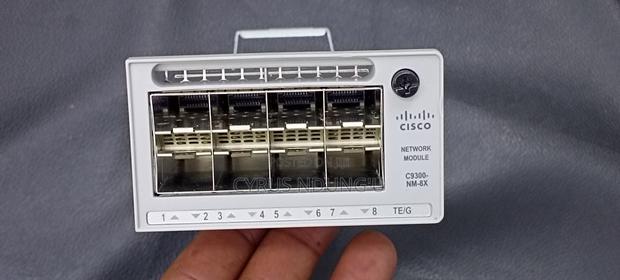 Cisco C9300-Nm-8x - thumbnail 2