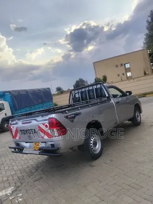 Toyota Hilux 2.4 Diesel 2020 Silver