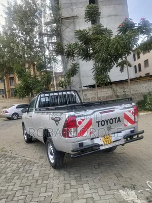 Toyota Hilux 2.4 Diesel 2020 Silver