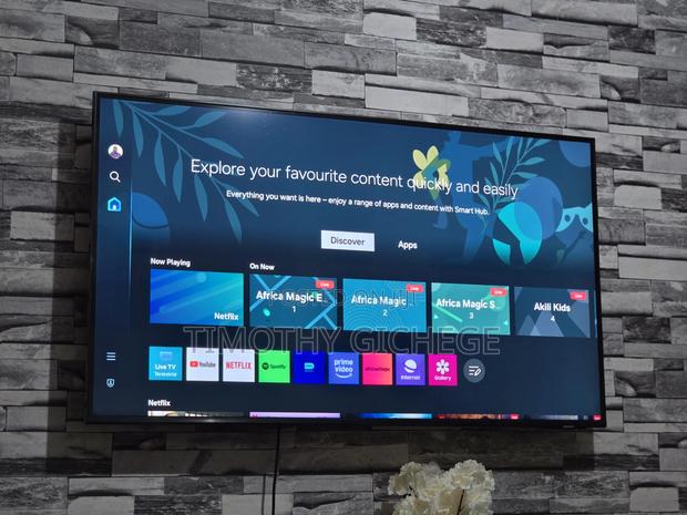 Quick Sale Samsung Tv Bu8000 Series !! Good as New!!