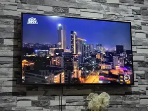 Quick Sale 43 Inch-Samsung TV Bu8000 Series !! Good as New!!