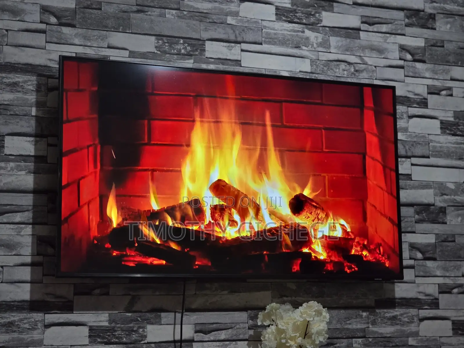 Quick Sale 43 Inch-Samsung TV Bu8000 Series !! Good as New!!