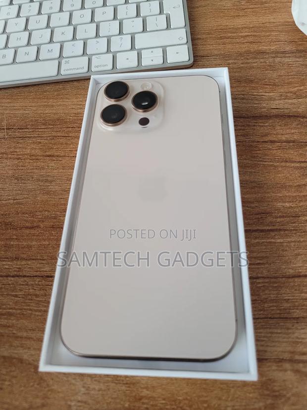 Apple iPhone 16 Pro Max 256 GB Gold - thumbnail 4