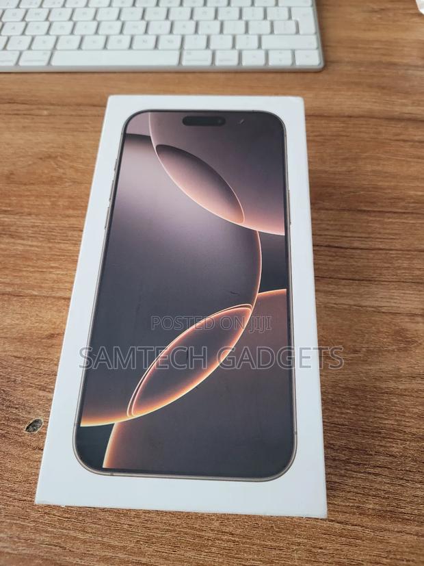 Apple iPhone 16 Pro Max 256 GB Gold - thumbnail 4