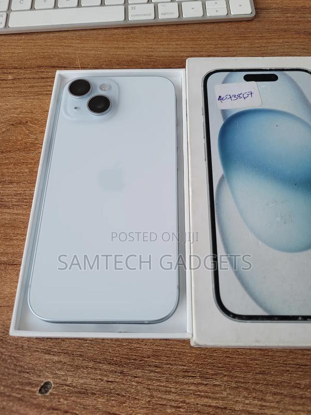 Apple iPhone 15 256 GB White - thumbnail 2