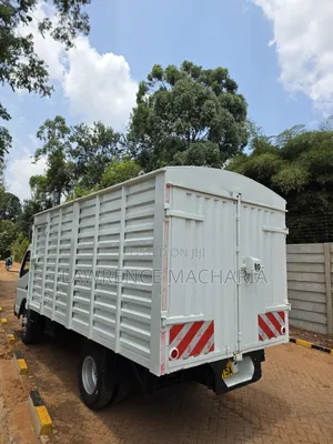Mitsubishi Fuso Canter 2019 White