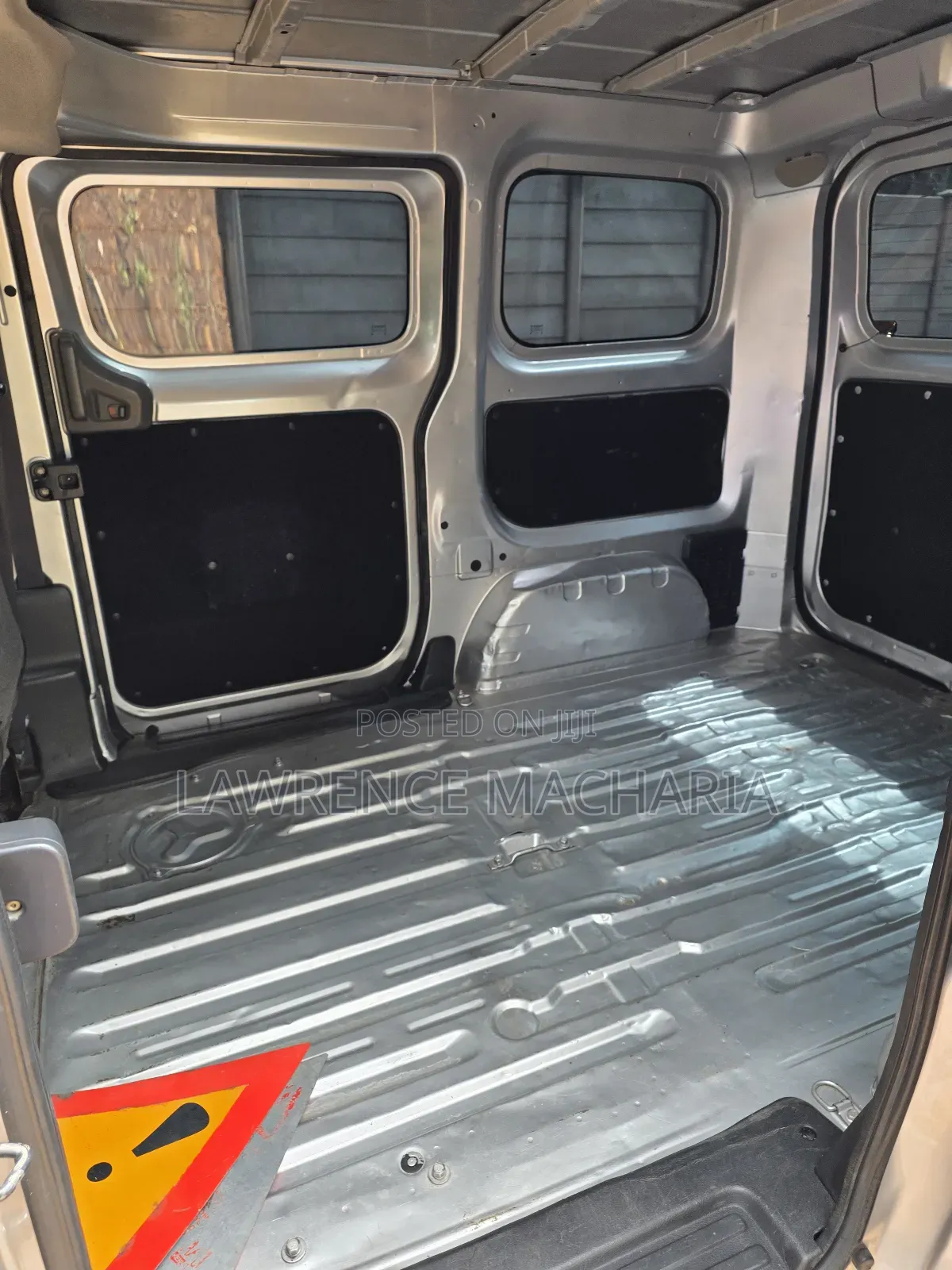 Nissan NV200 2010 Silver
