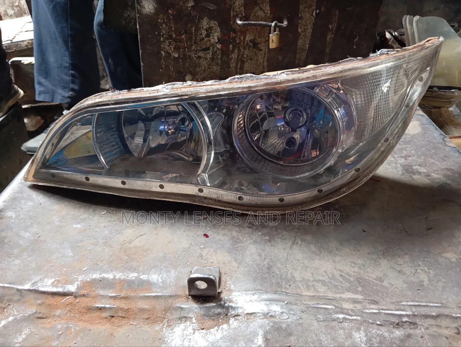 Headlight/Headlight Repair