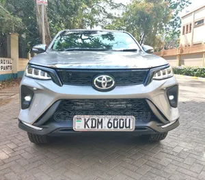 Toyota Fortuner 2017 Silver