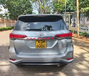 Toyota Fortuner 2017 Silver