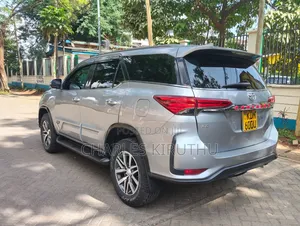 Toyota Fortuner 2017 Silver