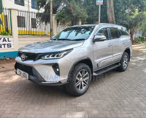 Toyota Fortuner 2017 Silver