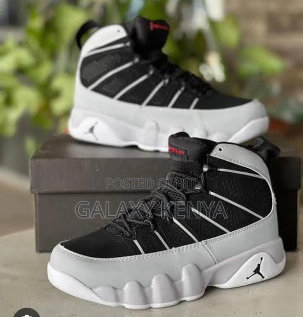Air Jordan 9 Retro - thumbnail 3