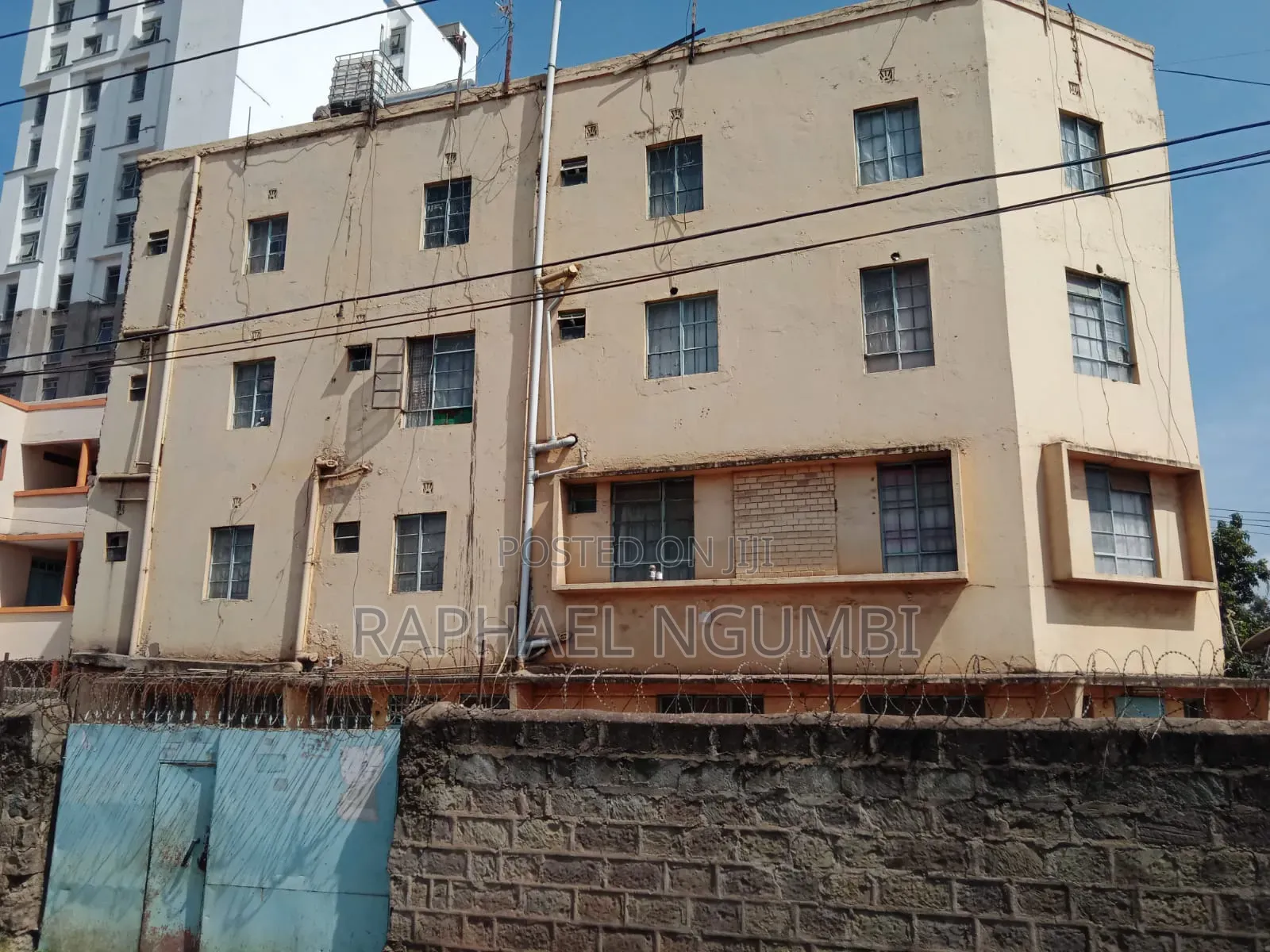Commercial House for Sale