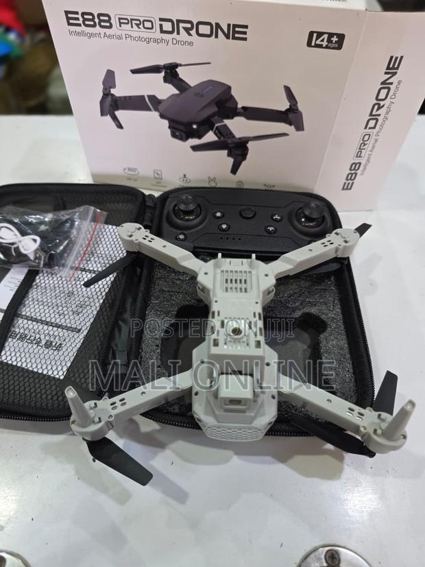 E88 Pro Rc Drone Foldable Quadcopter 2.4g 4ch Without Camera - main view