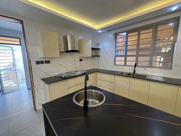 4bdrm Mansion in Membley for sale - thumbnail 8