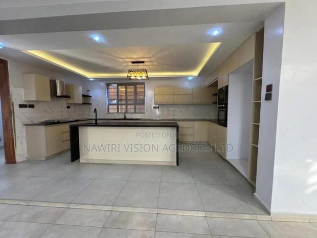 4bdrm Mansion in Membley for sale - thumbnail 9