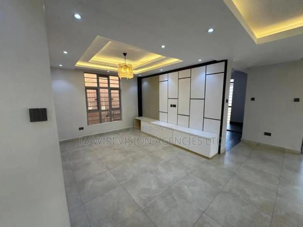 4bdrm Mansion in Membley for sale - thumbnail 10