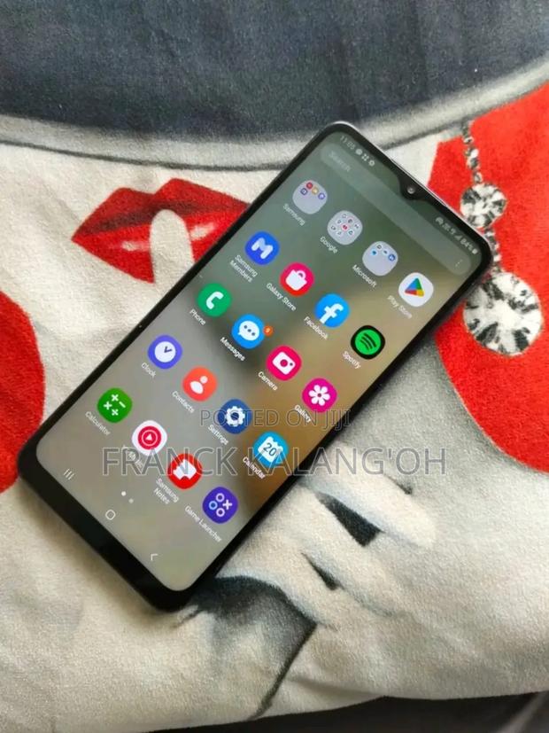Samsung Galaxy A12 64 GB Blue - main view