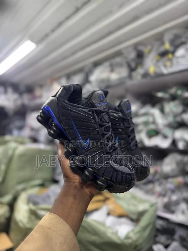 Nike Air Shox - main view