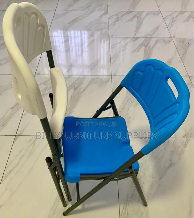 Foldable Chair - thumbnail 4