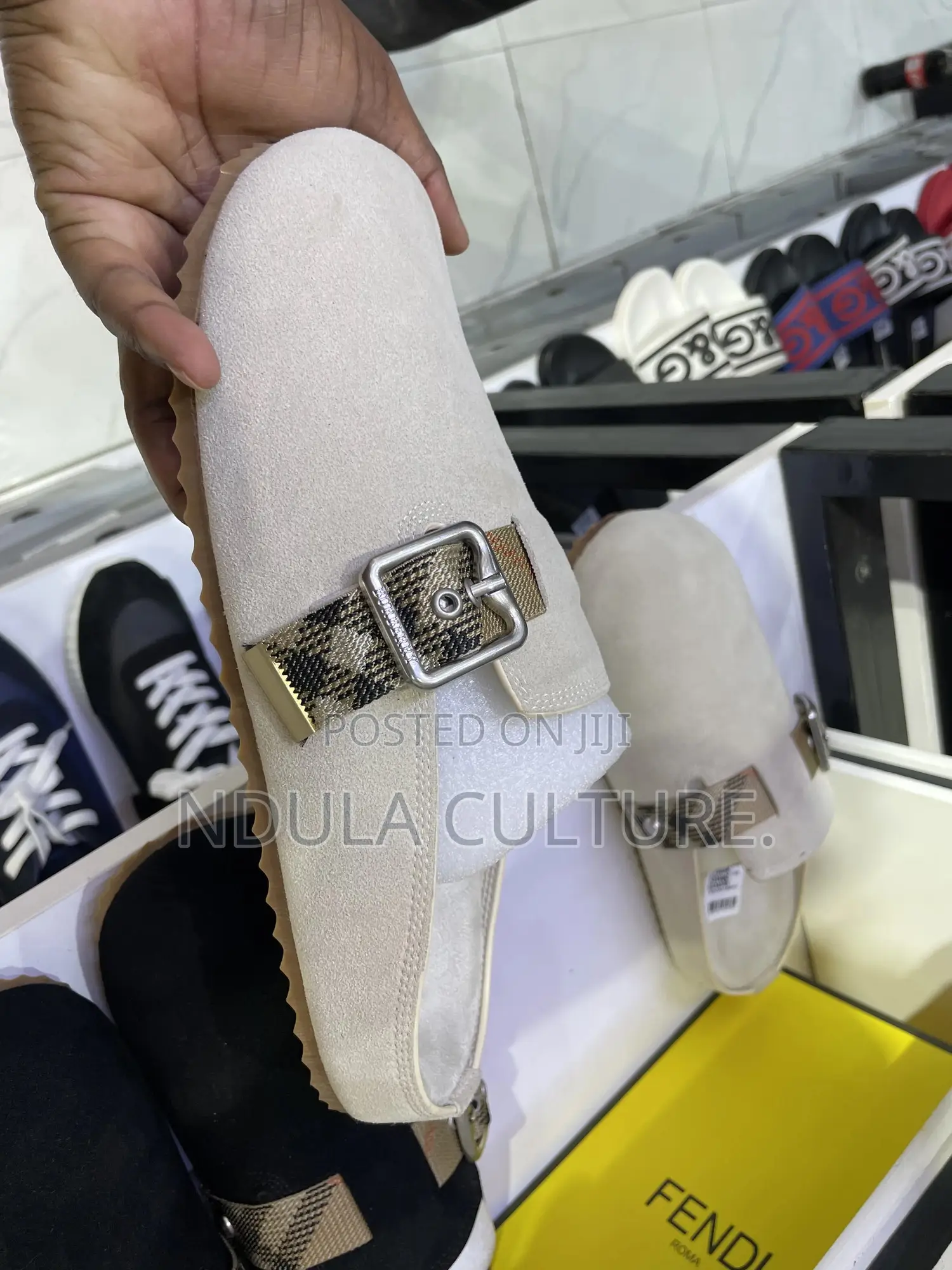 Burberry Urchin Clogs