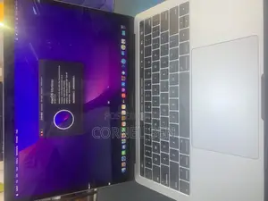 Laptop Apple MacBook Pro 2017 8GB Intel Core i5 SSD 256GB