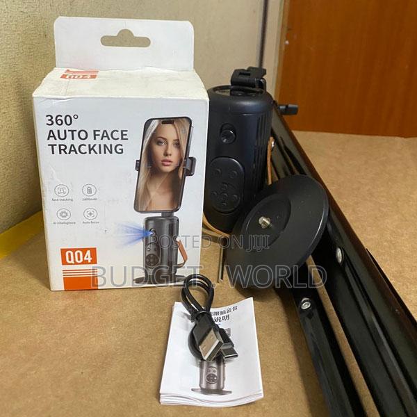 Q04 Black 360 Face Tracking Tripod - main view