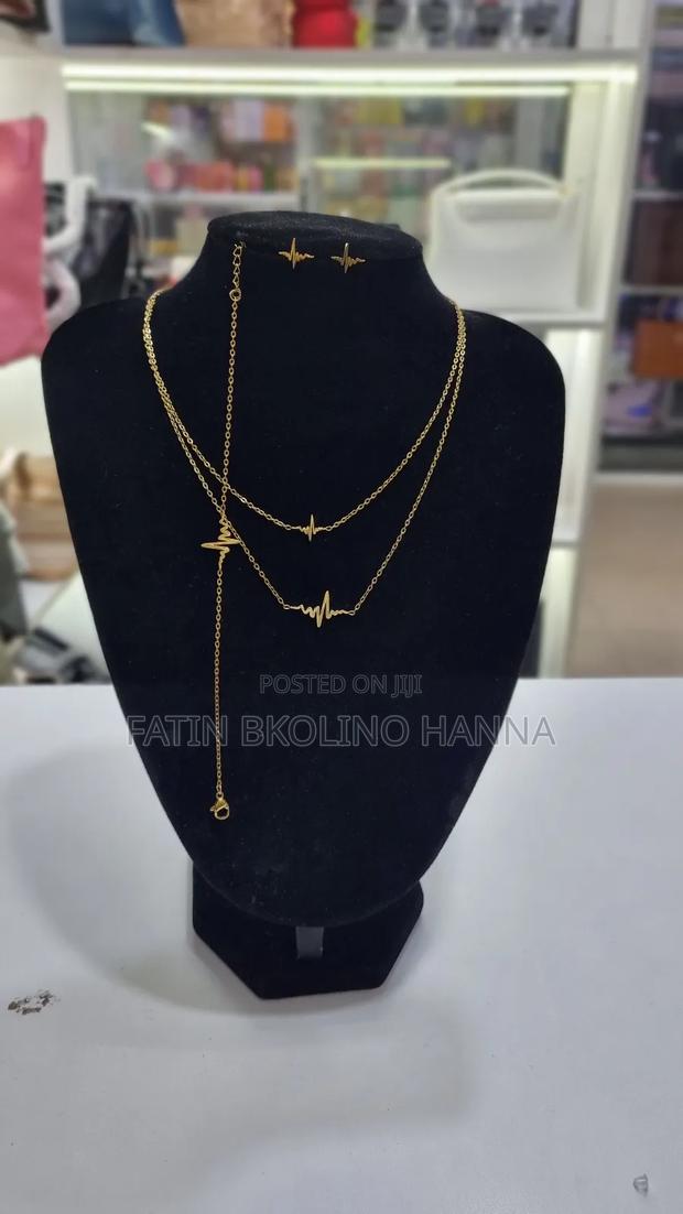 Gold Heartbeat Necklace Set