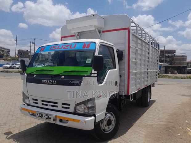 Isuzu NPR Lorry - thumbnail 6