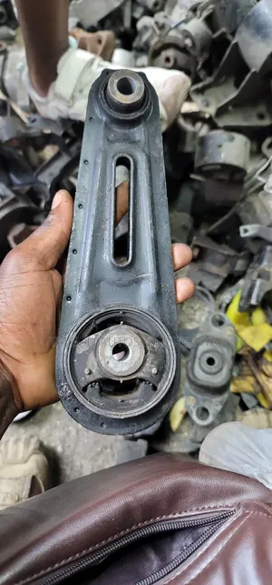 Nissan Serena Cross Member Mountain