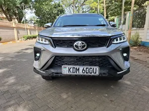 Toyota Fortuner 2.8 D AWD 2017 Silver