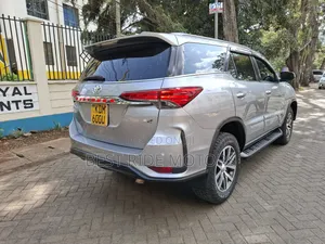 Toyota Fortuner 2.8 D AWD 2017 Silver