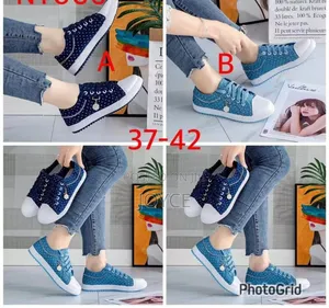 Dotted Rubber Shoes