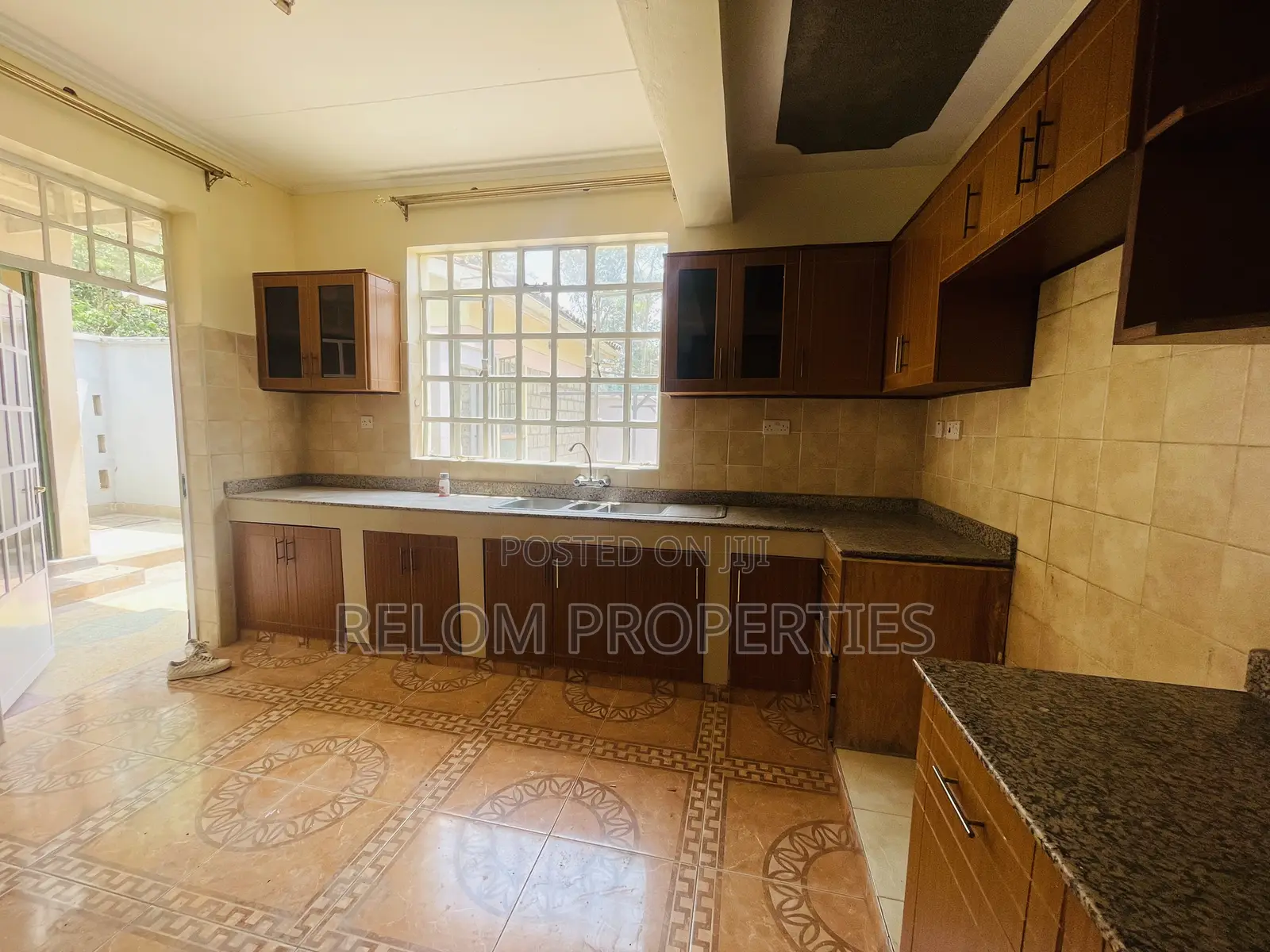 4bdrm Mansion in Karen C for rent