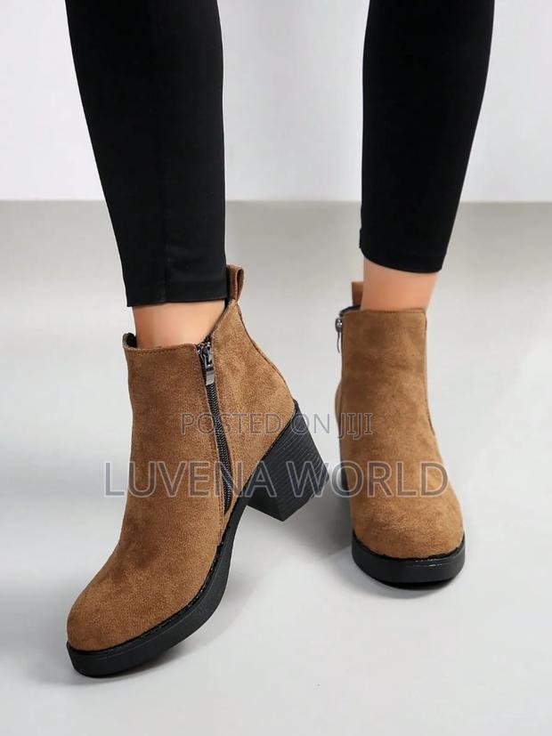 Short Ankle Boots - thumbnail 3