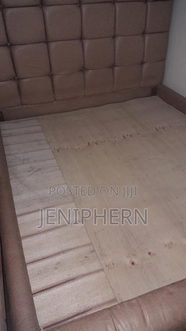 Luxury Caramel Tufted Bed – Modern Statement Piece - thumbnail 5