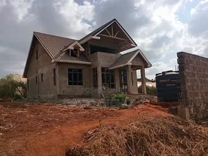 3 Bedroom House All Ensuite With Master Bedroom in the Attic