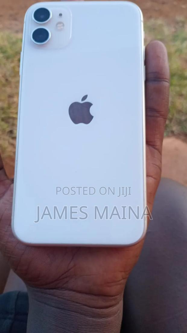 Apple iPhone 11 64 GB White - main view