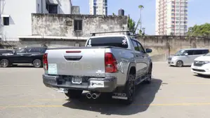 Toyota Hilux 2019 Silver
