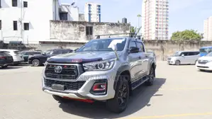 Toyota Hilux 2019 Silver